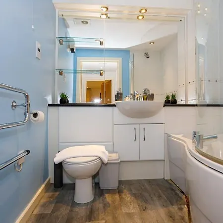 Lovely 2 Bed 2 Bathroom Apartment Manchester Exterior photo